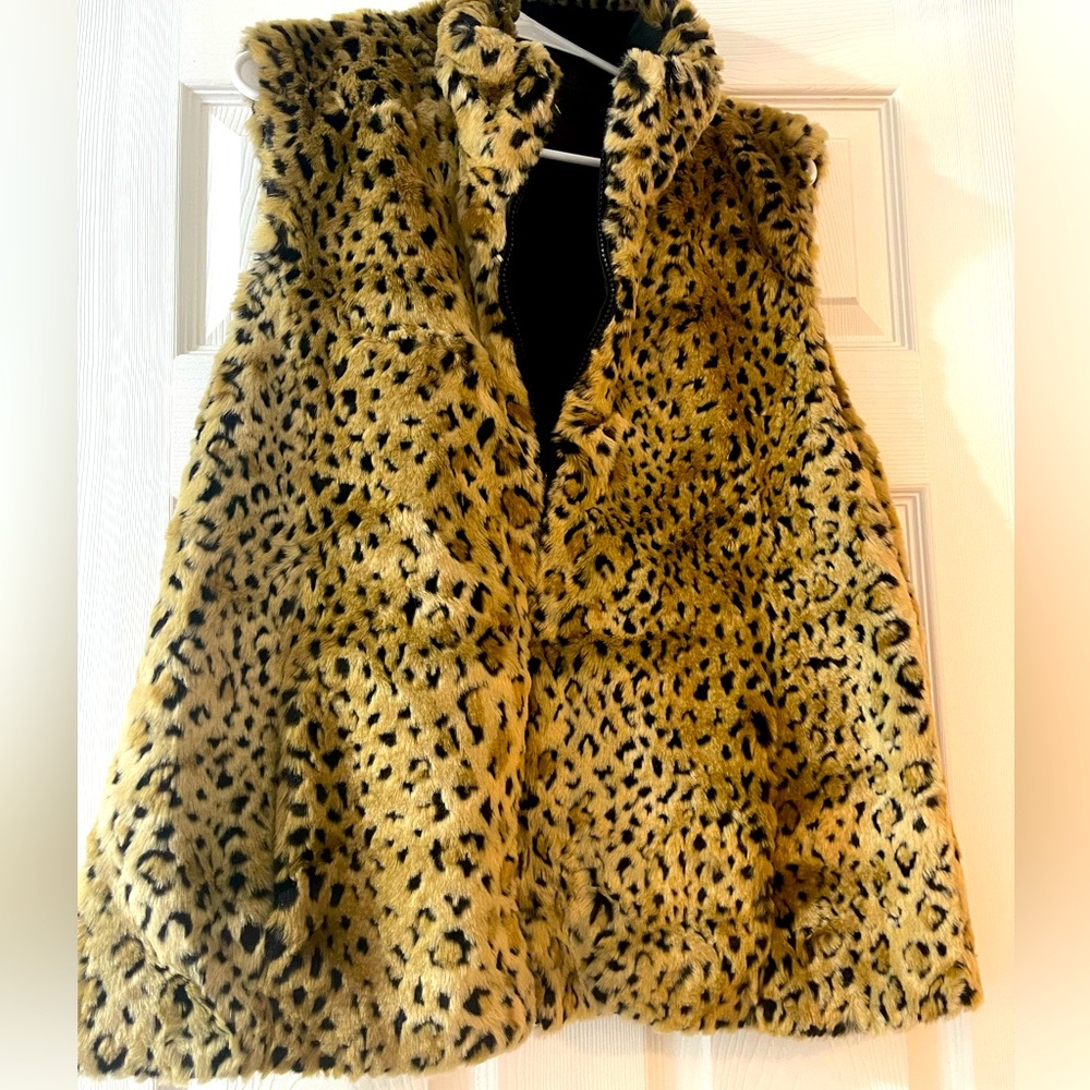 Kristen Blake Leopard Print Faux Fur Vest size medium - Picture 2 of 10